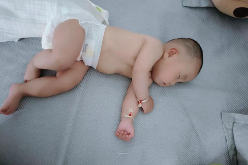 长岭孕妇肚子一跳一跳